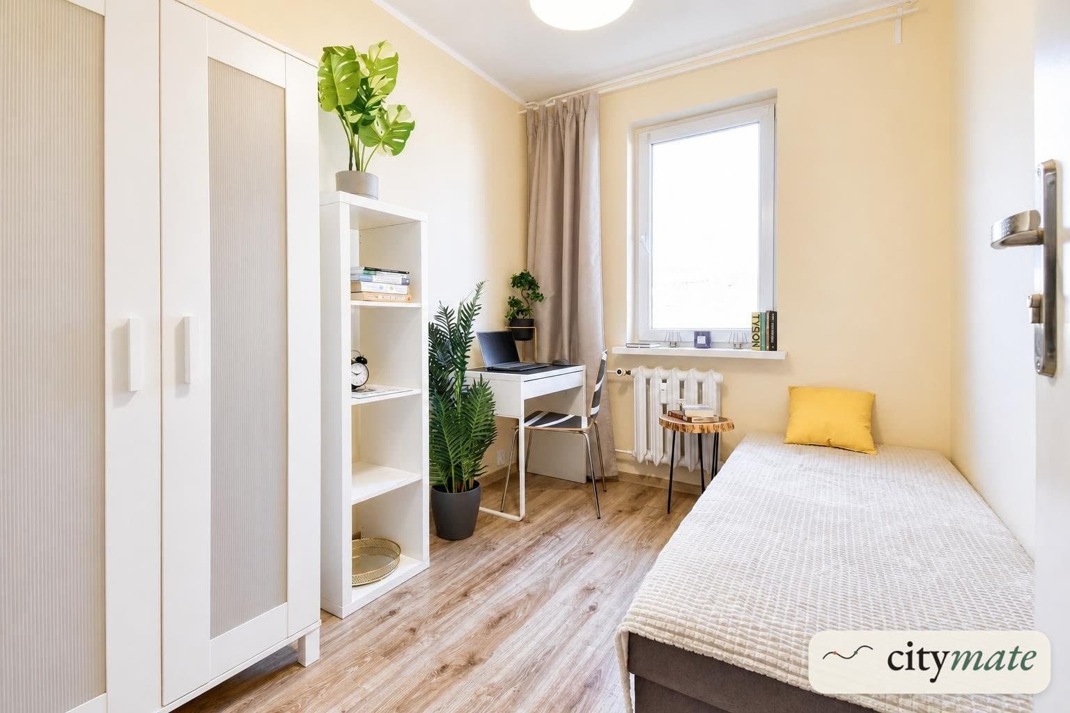 Room by the tram with a modern kitchen