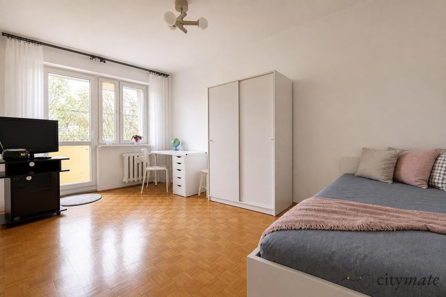 Lockable room 20 m² with a study space