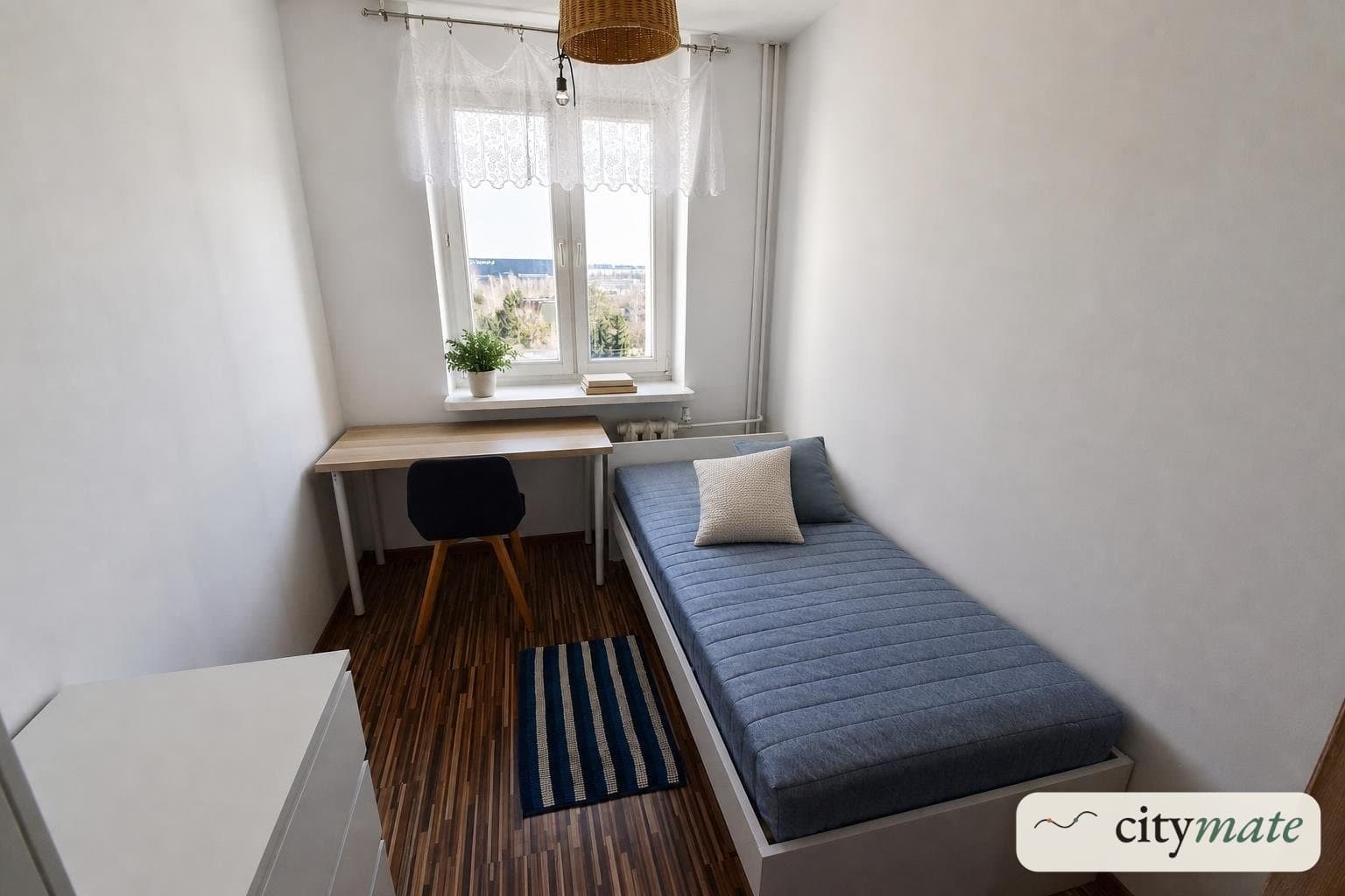 Functional room 12 sq m close to Lubuszańska stop