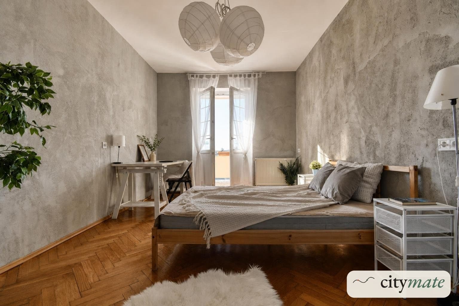 Furnished room on the 1st floor with WiFi