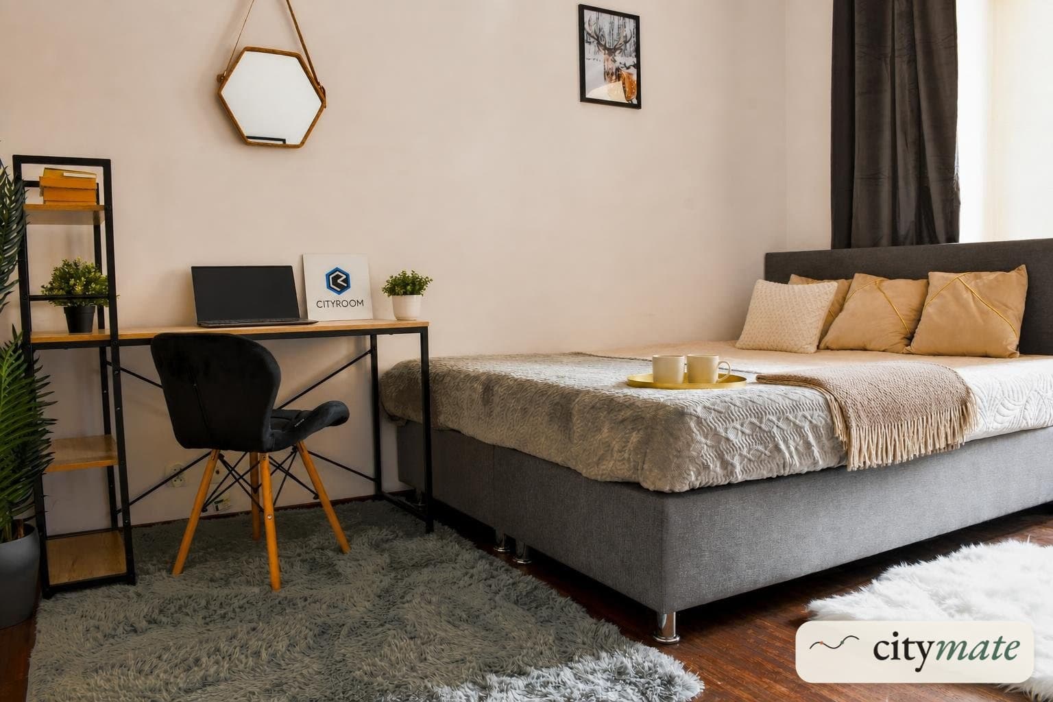 Room by Małe Garbary stop